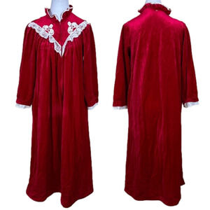 TARA Vintage Red Velvet White Lace Robe